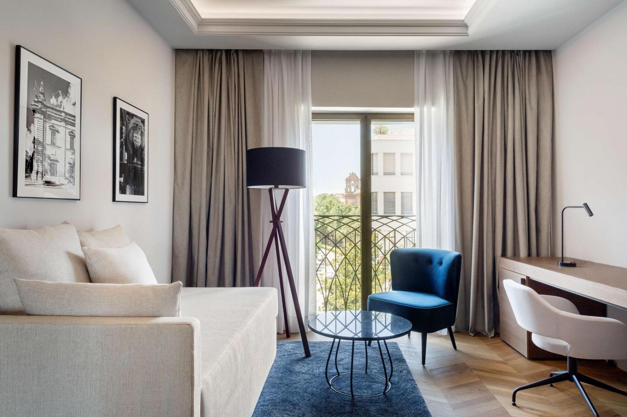 Radisson Collection Hotel, Magdalena Plaza Sevilla Exterior foto A room at the hotel